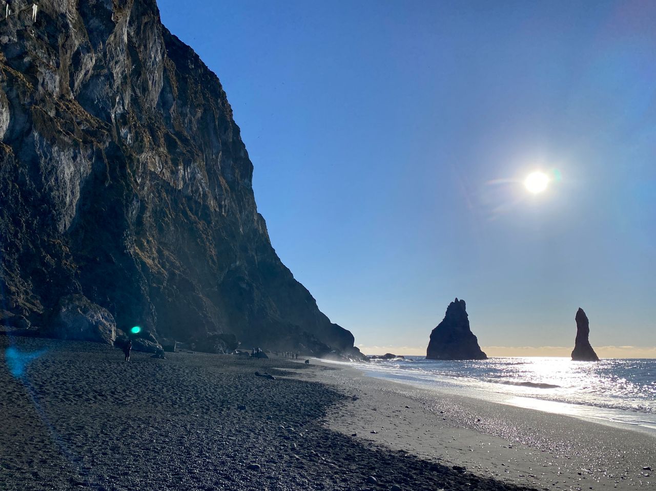 【冰島】雷尼斯黑沙灘 Reynisfjara Beach|黑沙灘成因、六邊型玄武岩柱 - 第18張圖 Reynisfjaraimg 2987