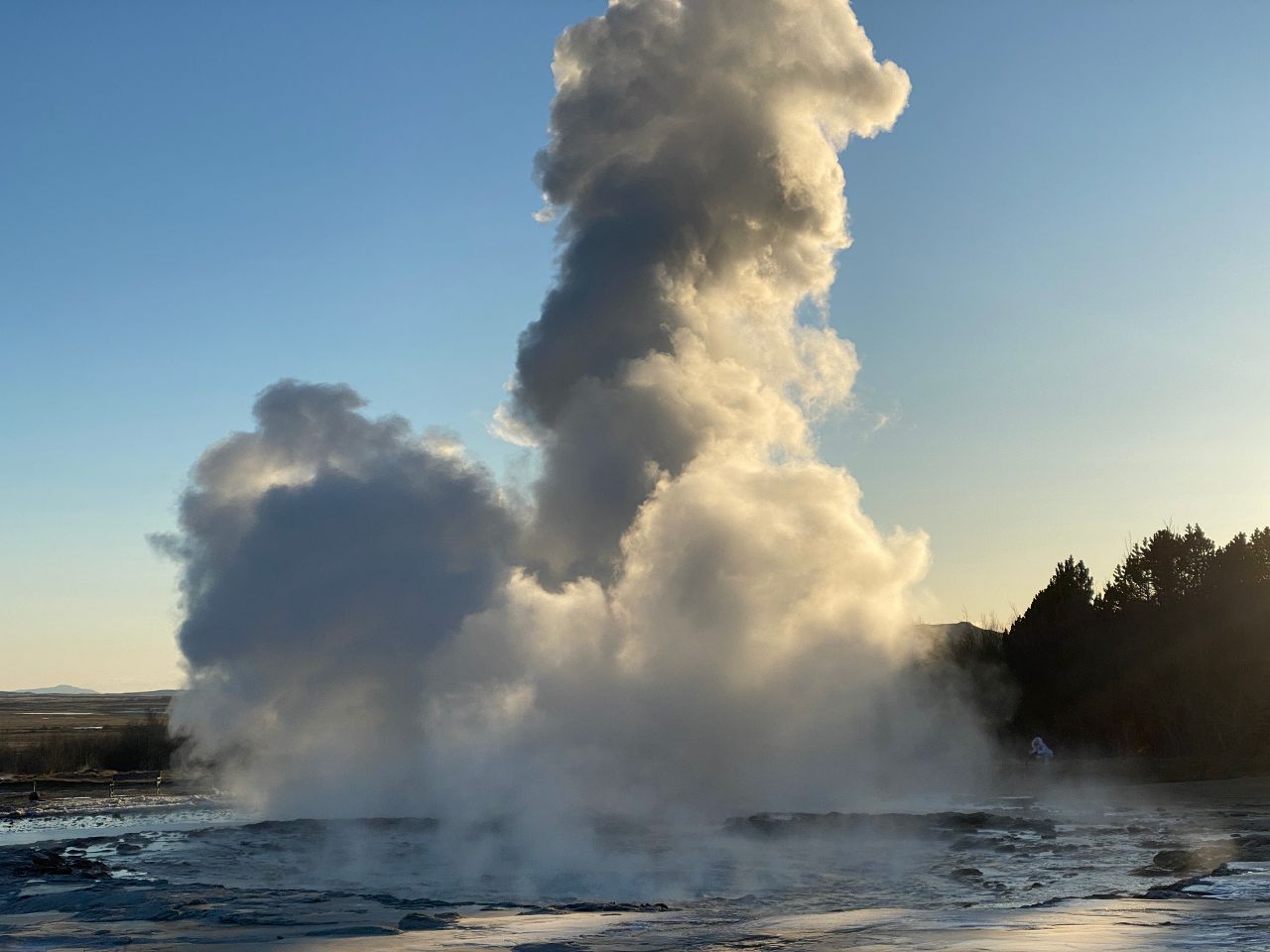 【冰島黃金圈】史托克間歇泉 Strokkur|蓋歇爾間歇泉區的必看噴泉 - 第6張圖 Strokkurimg 0616
