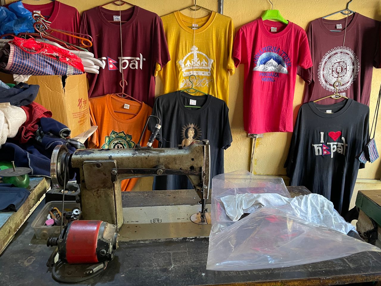 博卡拉客製刺繡小店|用刺繡紀錄你的尼泊爾旅程,最具紀念價值的手作伴手禮! - 第1張圖 Nepalsouvenirimg 3027