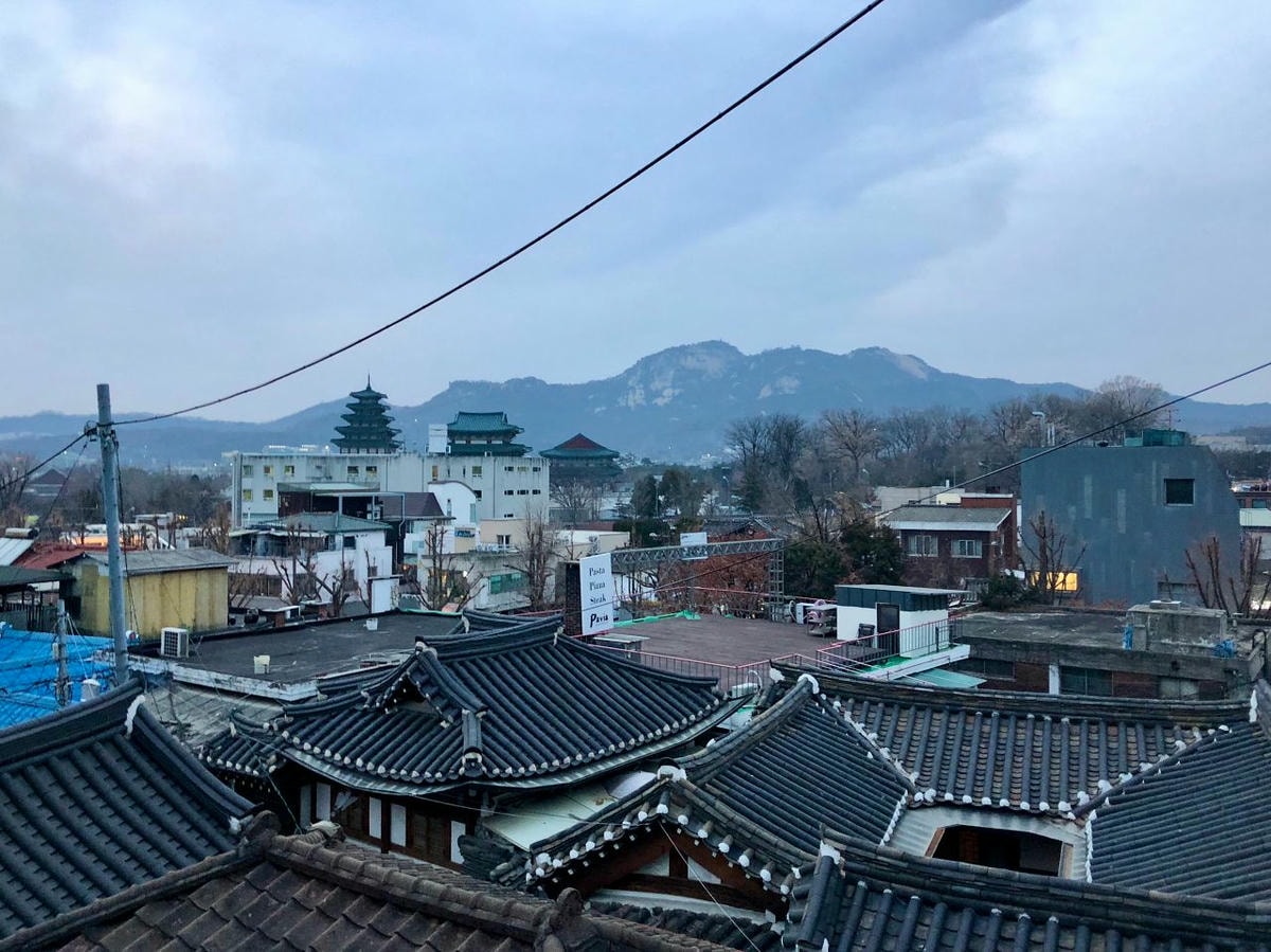 【韓國首爾】北村韓屋村攻略|北村八景、交通、開放時間、周圍美食推薦 - 第2張圖 Bukchonhanokimg 5056