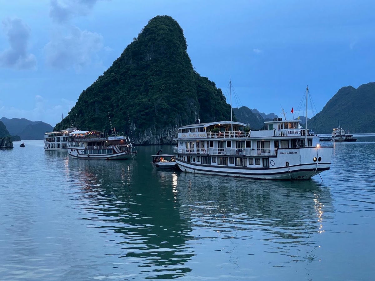 下龍灣郵輪行程全攻略|兩天一夜郵輪體驗分享、景點玩法推薦、從河內怎麼出發最方便? - 第14張圖 Halongbayimg 7512