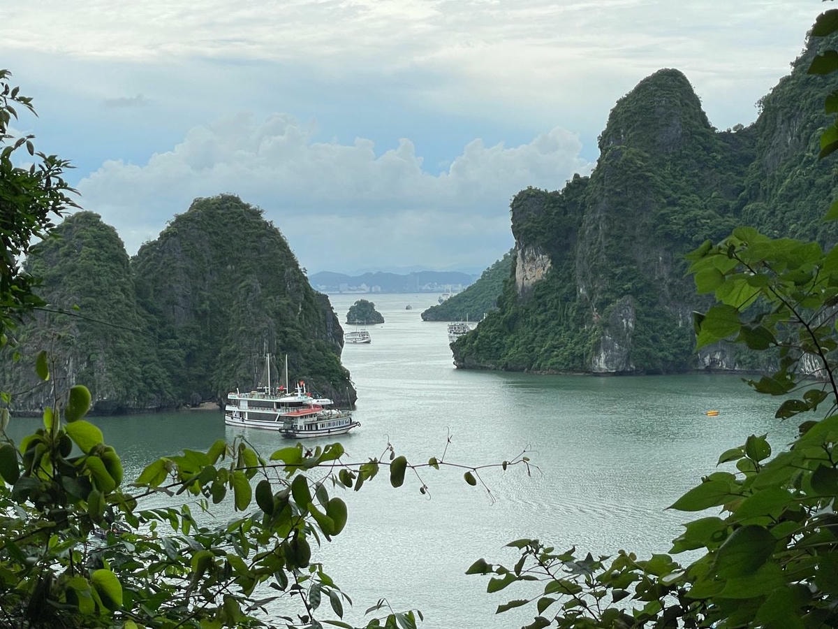 下龍灣必訪景點:驚訝洞與英雄島詳細介紹與遊玩重點 - 第12張圖 Sungsungsot