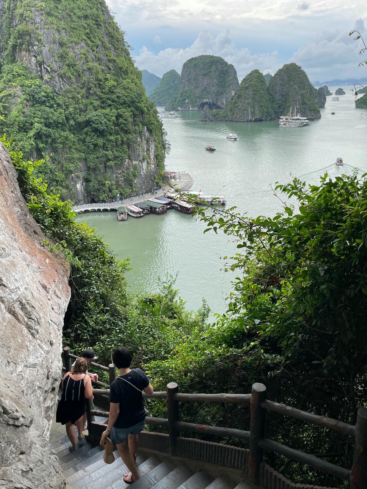 下龍灣必訪景點:驚訝洞與英雄島詳細介紹與遊玩重點 - 第14張圖 Sungsungsot