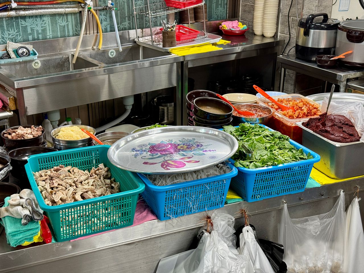【清州六街市場必吃】新家德血腸湯飯 새가덕순대|在地人推薦的湯飯和炒肥腸 - 第18張圖 Saegadeoksundaeimg 5886