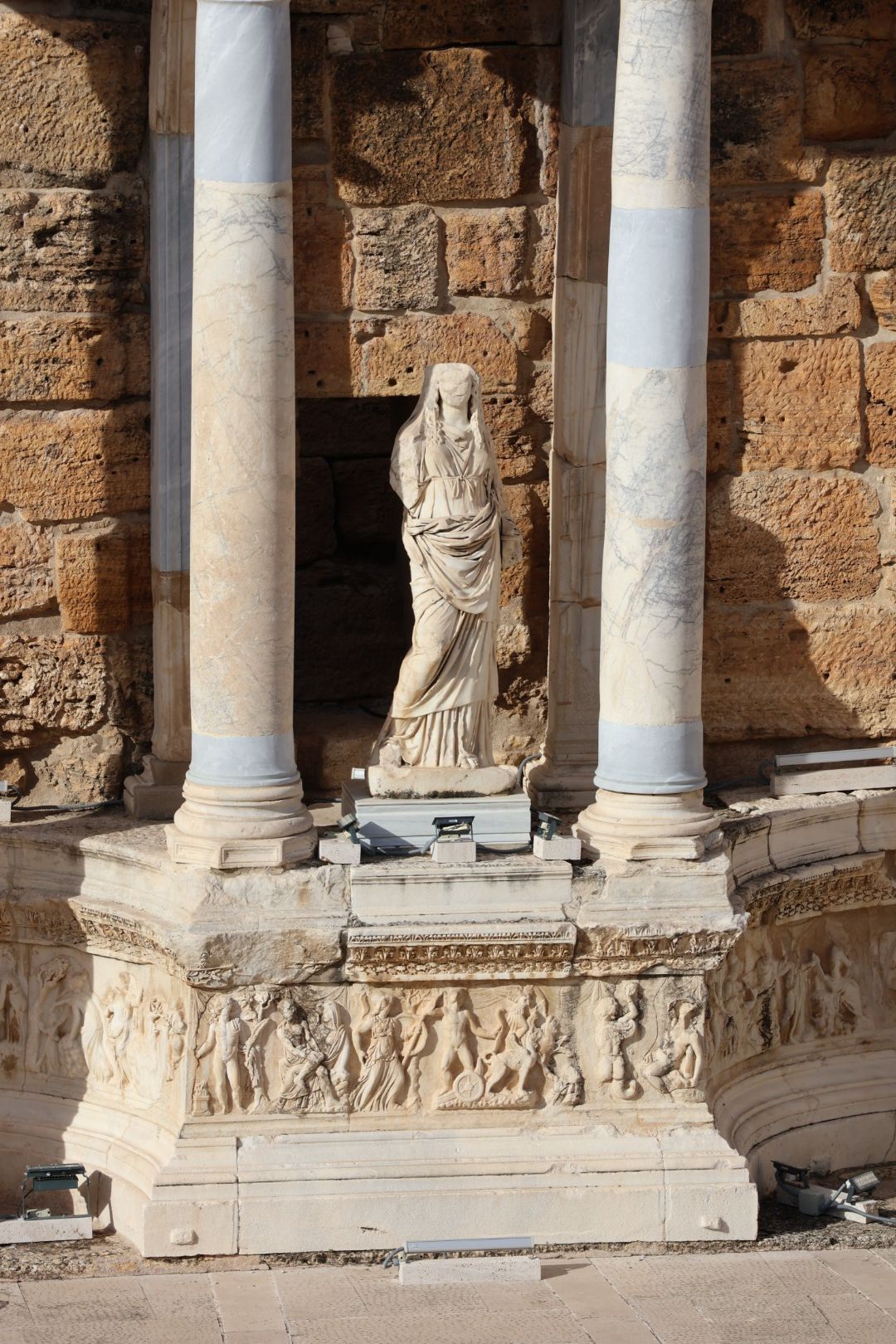 希拉波利斯古城攻略：羅馬大劇院、棉花堡、古墓區、門票交通地圖看這篇就夠！