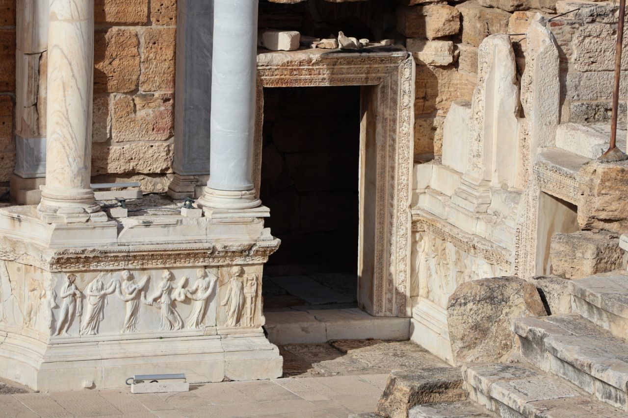 希拉波利斯古城攻略：羅馬大劇院、棉花堡、古墓區、門票交通地圖看這篇就夠！