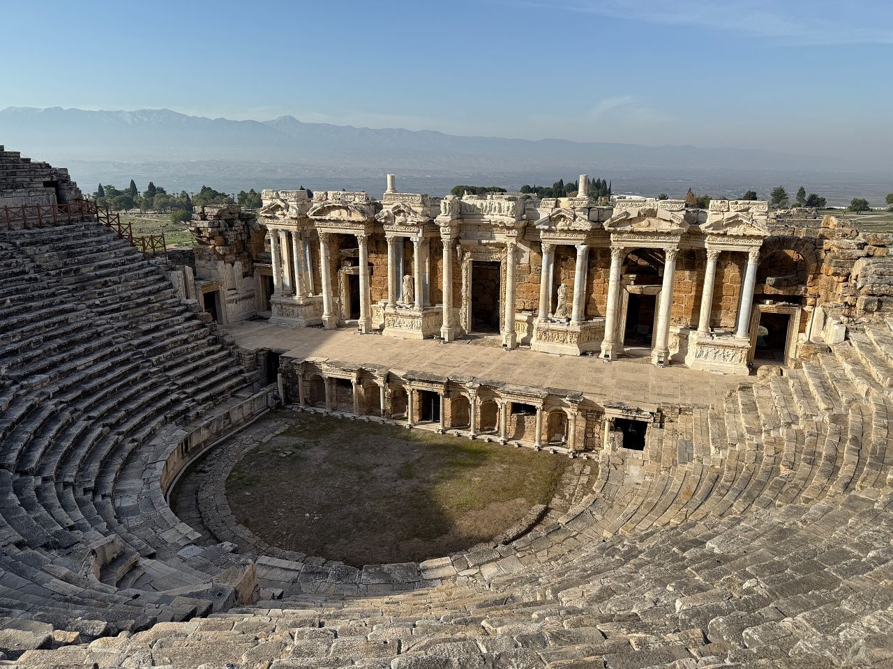 希拉波利斯古城攻略：羅馬大劇院、棉花堡、古墓區、門票交通地圖看這篇就夠！