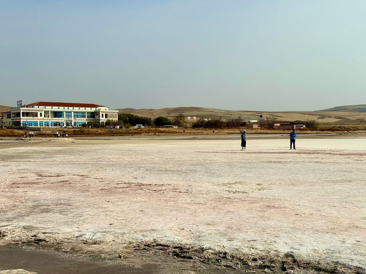 土耳其圖茲湖 (Tuz Gölü) 超完整攻略：粉紅湖季節、天空之鏡、交通與心得