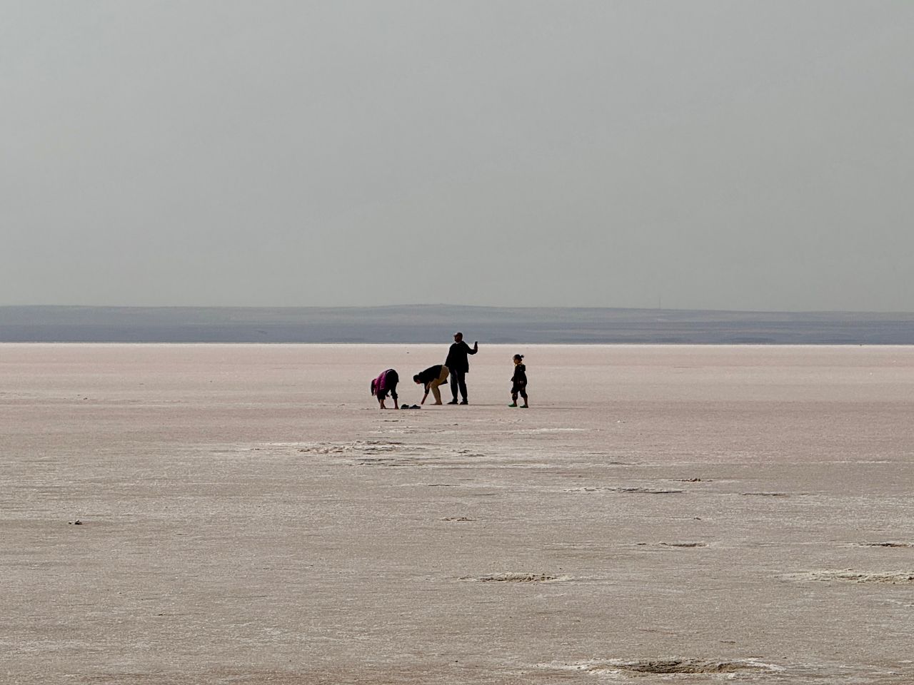 土耳其圖茲湖 (Tuz Gölü) 超完整攻略：粉紅湖季節、天空之鏡、交通與心得