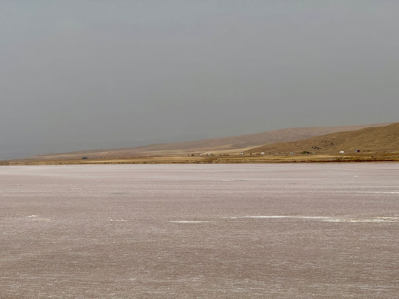 土耳其圖茲湖 (Tuz Gölü) 超完整攻略：粉紅湖季節、天空之鏡、交通與心得