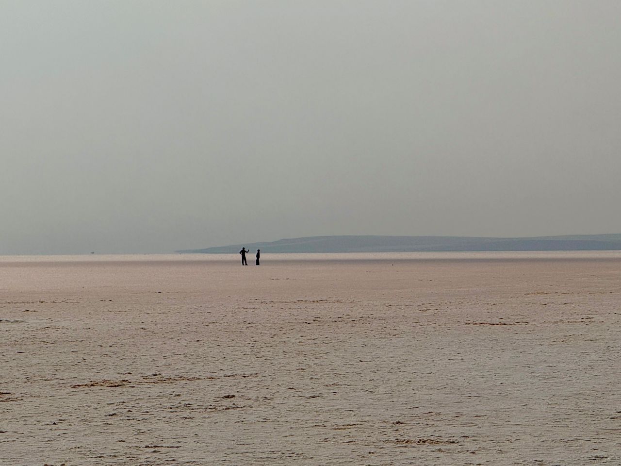 土耳其圖茲湖 (Tuz Gölü) 超完整攻略：粉紅湖季節、天空之鏡、交通與心得