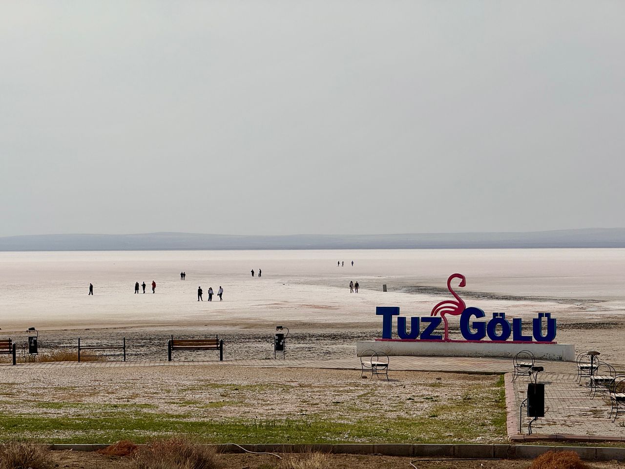 土耳其圖茲湖 (Tuz Gölü) 超完整攻略：粉紅湖季節、天空之鏡、交通與心得