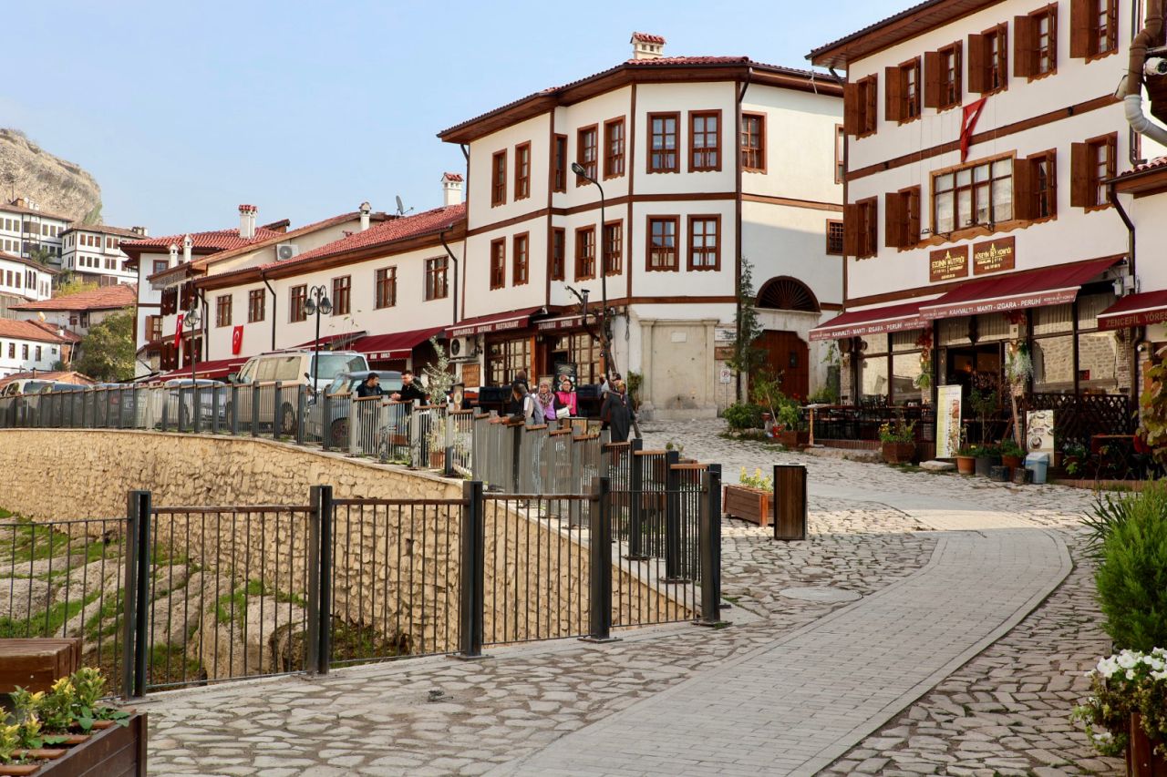 土耳其番紅花城 Safranbolu 旅遊攻略｜交通、鄂圖曼建築、必去景點、老城散步心得與體驗
