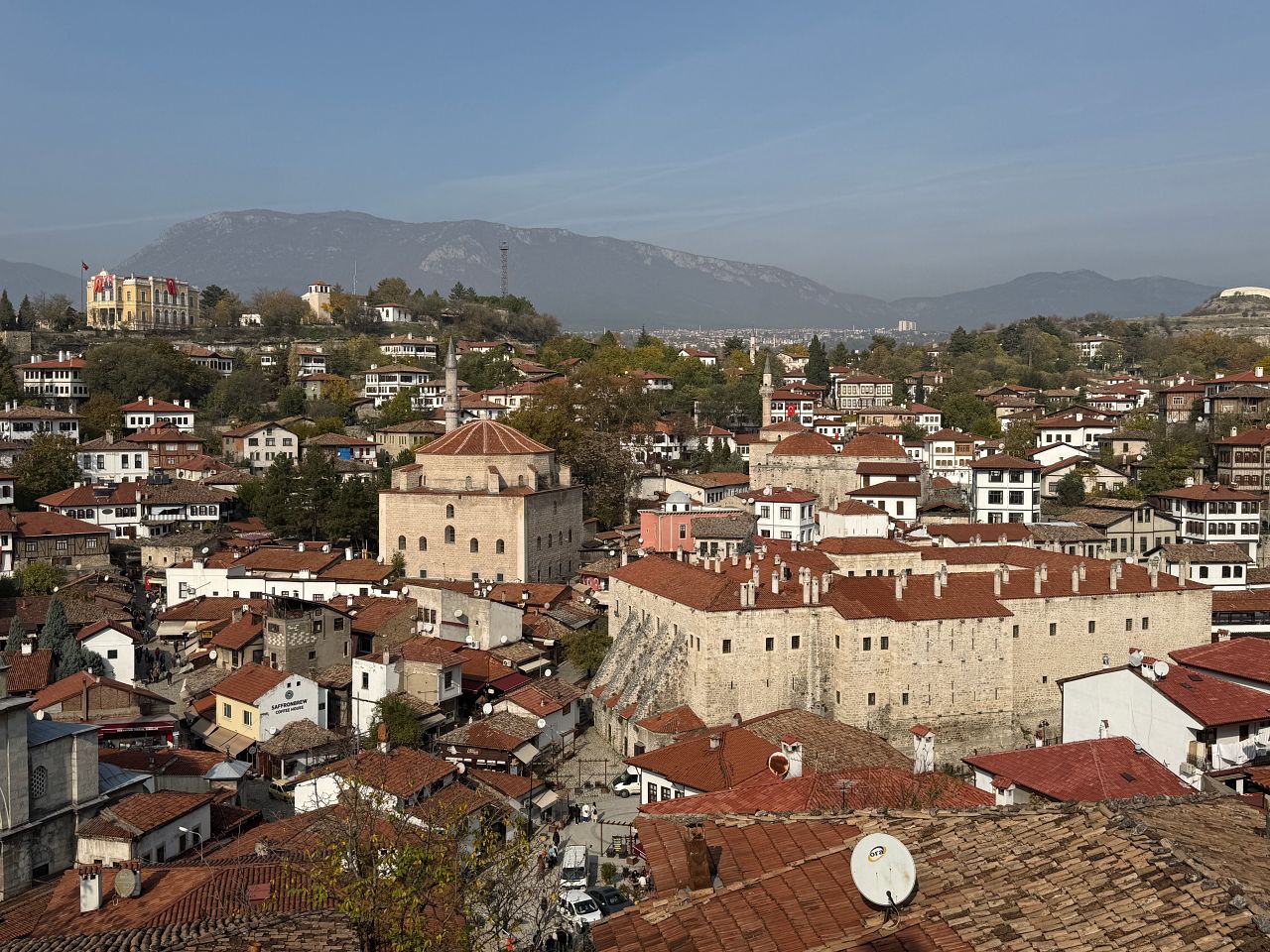 土耳其番紅花城 Safranbolu 旅遊攻略｜交通、鄂圖曼建築、必去景點、老城散步心得與體驗