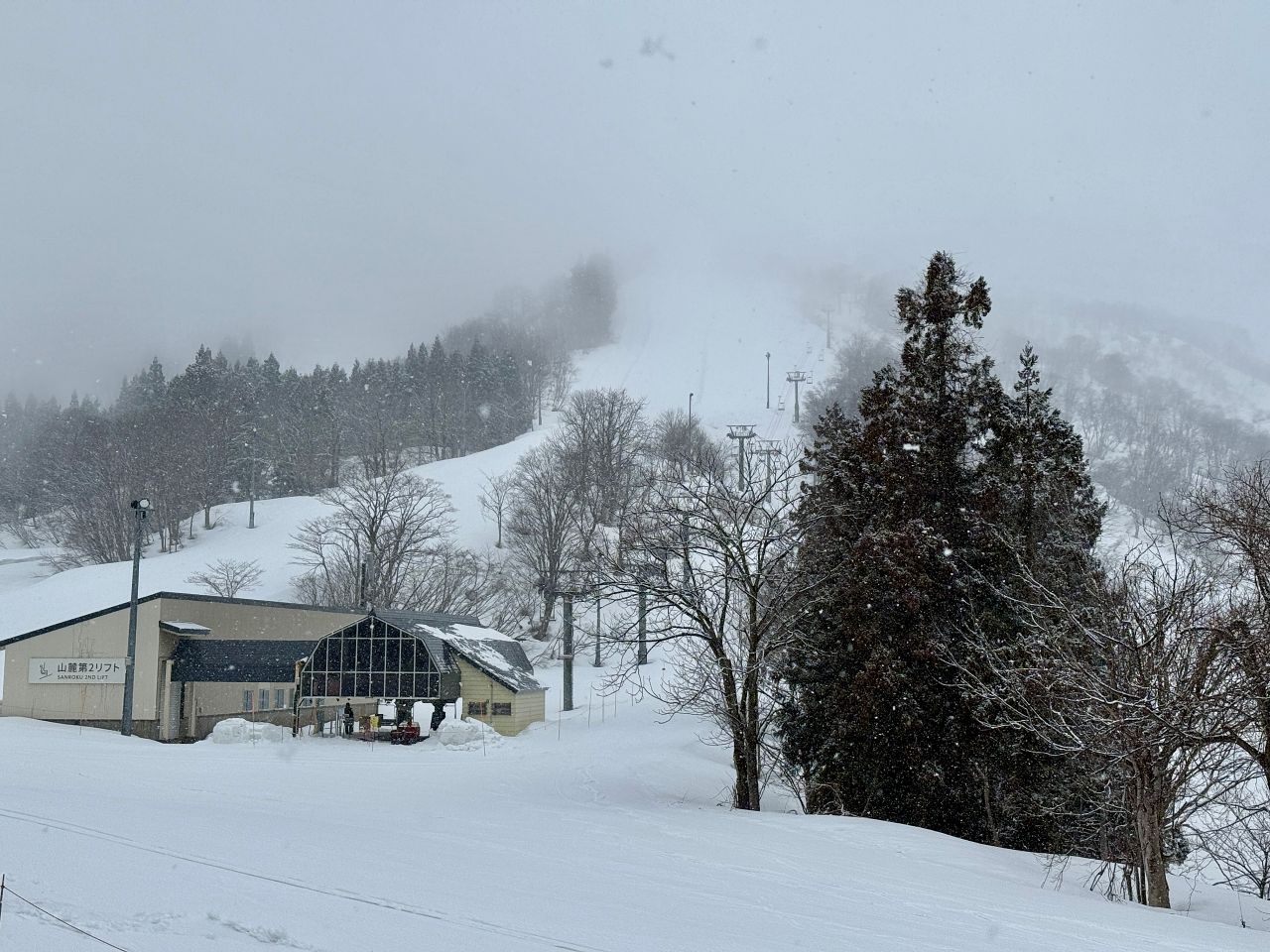 妙高滑雪場下雪能見度低