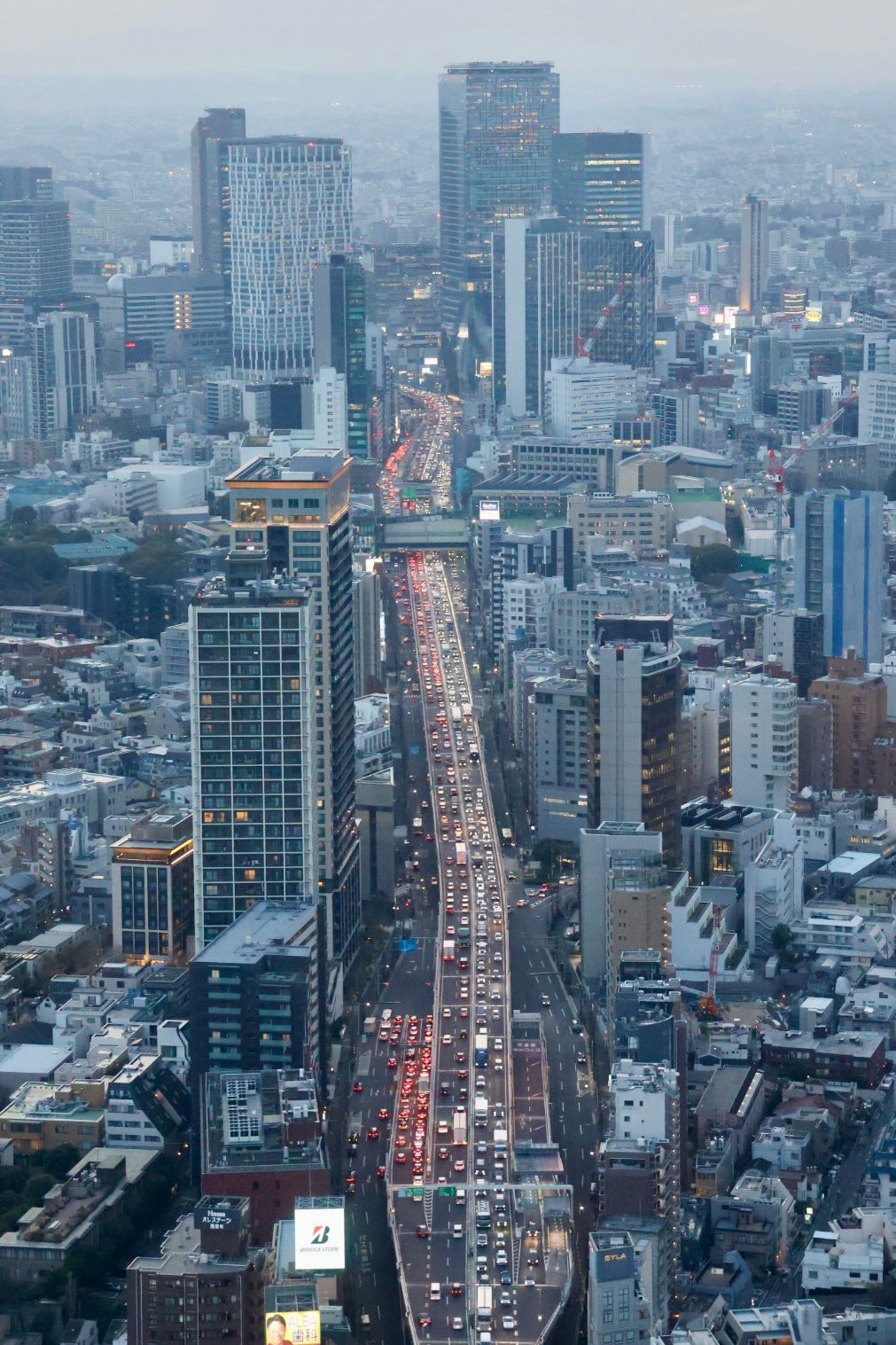 六本木展望台俯瞰東京街道與大樓