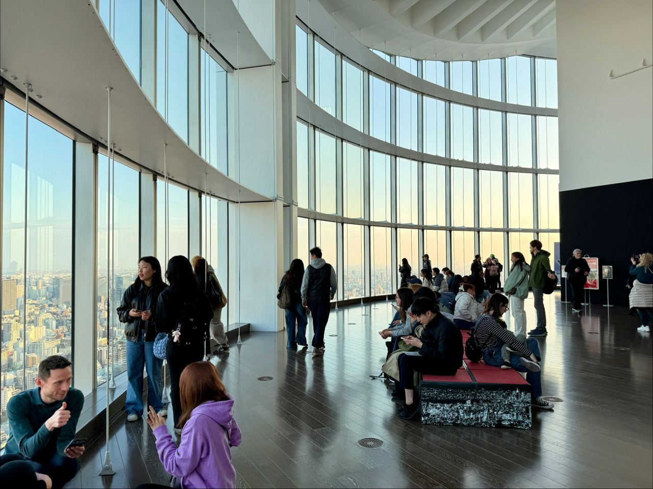六本木之丘展望台 Roppongi Hills Tokyo City View 室內環狀展望空間