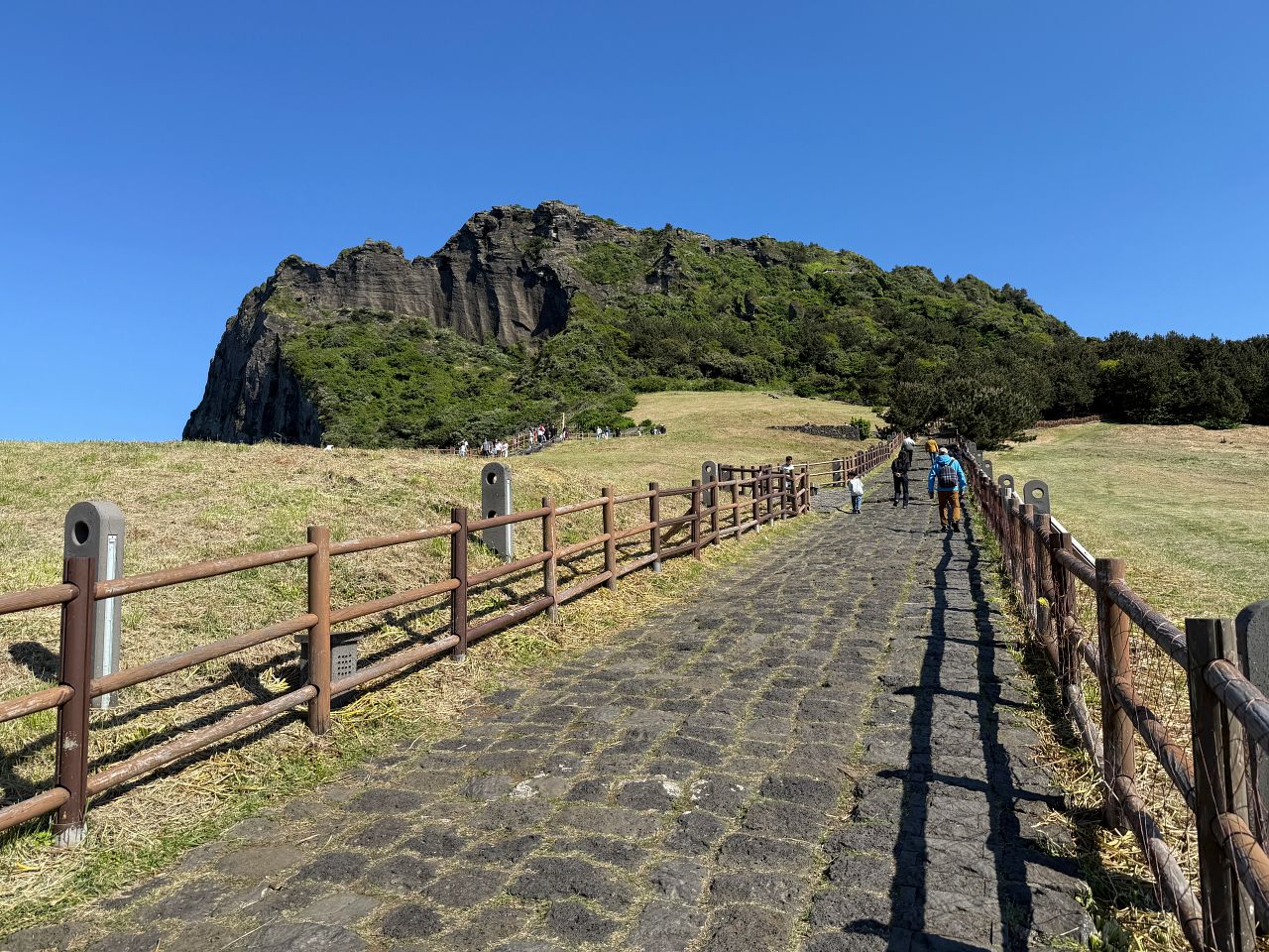 城山日出峰登山步道整修過的上坡